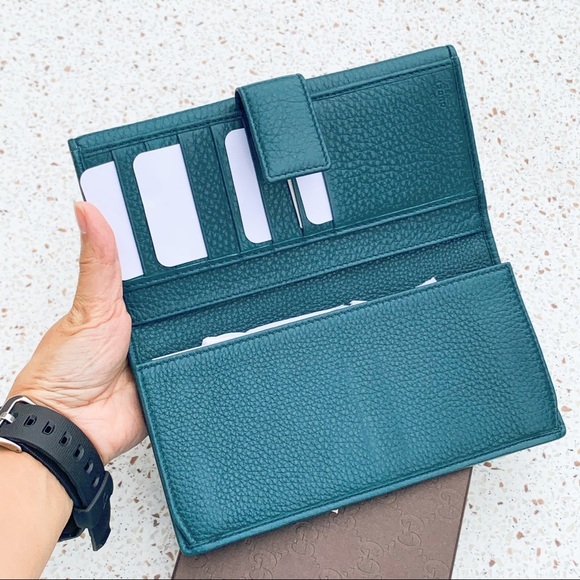 Authentic Gucci Leather Twin-G Buckle LG Wallet - Picture 3 of 7